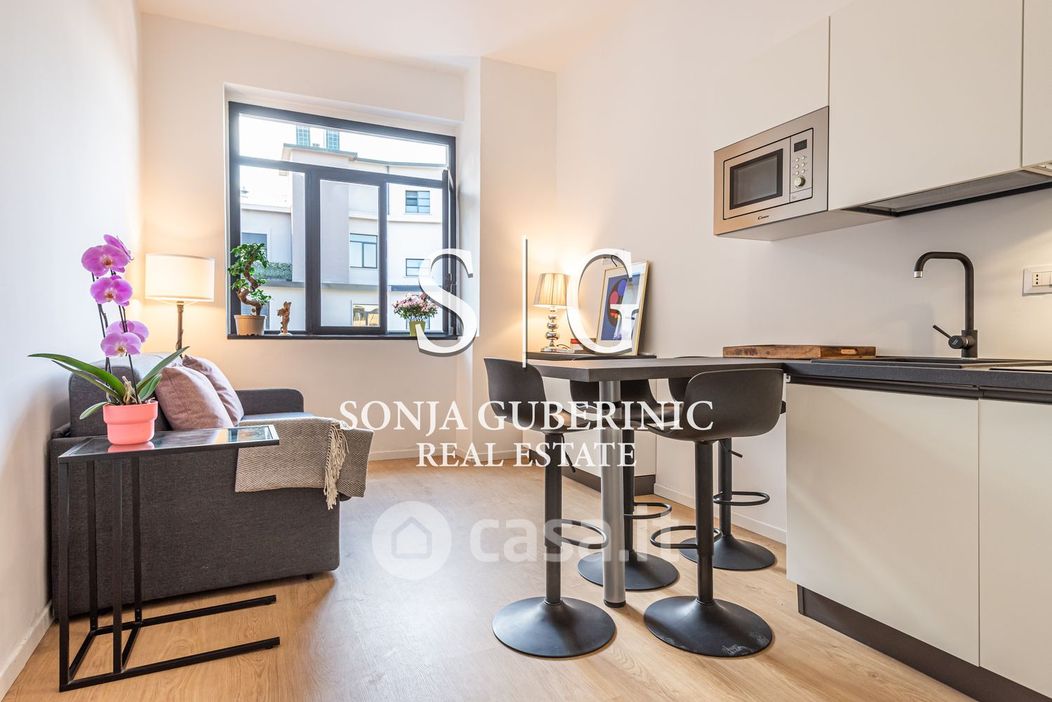 Trilocale in Via Padre Reginaldo Giuliani 10 Milano