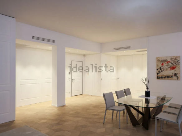 Quadrilocale in vendita in via Borgonuovo Milano