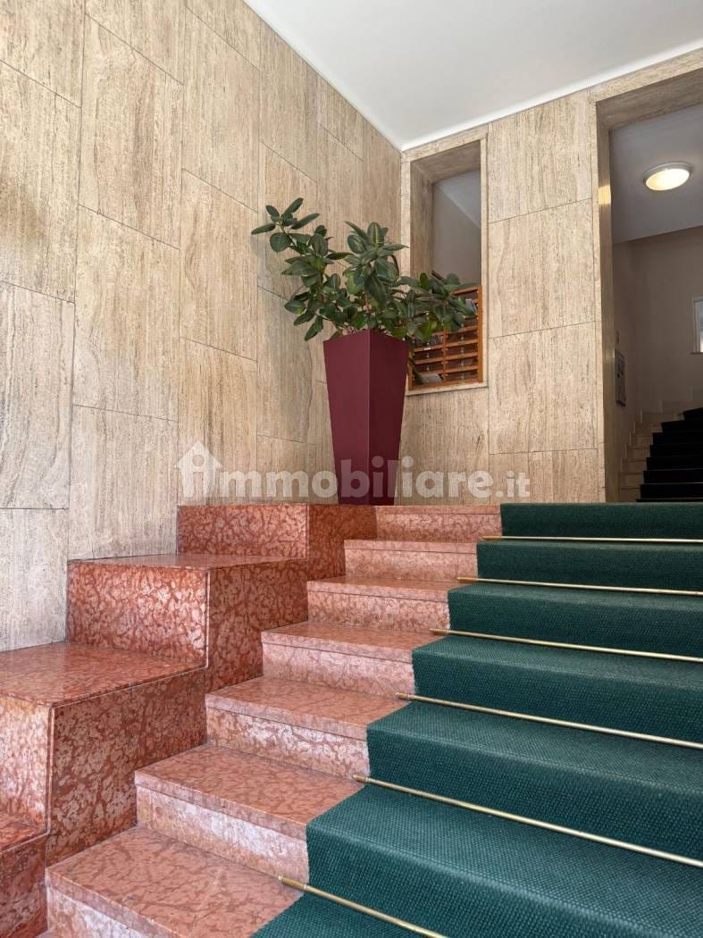 Bilocale in vendita via Achille Zezon 8, Centrale, Milano