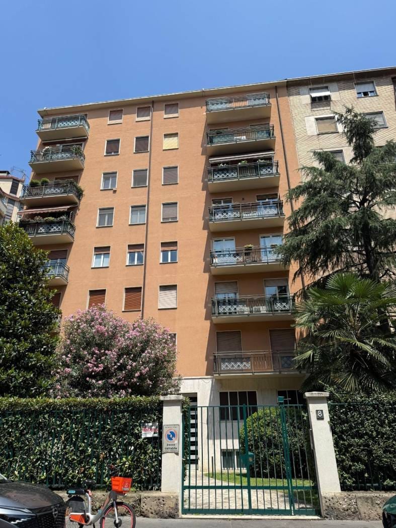 Bilocale via Achille Zezon 8, Centrale, Milano